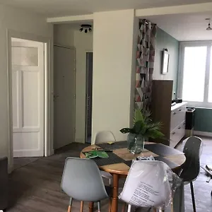 Selvig: Appart 1 Ch Cosy- 2 Min à Pied Du Centre-ville Et Fac- Stationnement Gratuit- Bus à 50m Brest